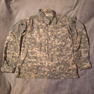 US Army Combat Uniform Coat Shirt Medium Regular 8415-01-519-8510 Digital